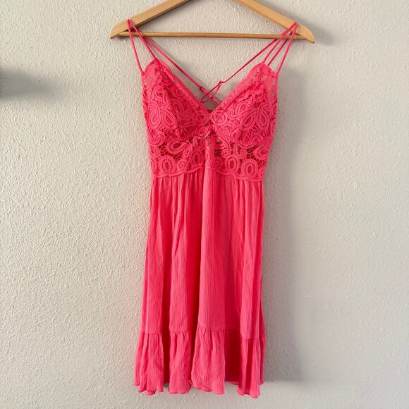 NEW PINK Victoria Secret Crochet lace strappy Cutout dress - Picture 3 of 8